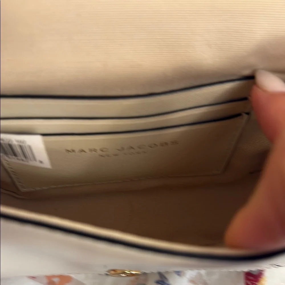 Marc Jacobs Cream Crossbody Bag with Gold Medallion - Picture 4 of 5